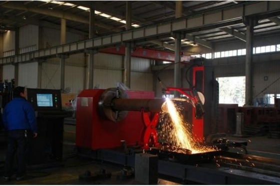 L'axe du coupeur cinq de plasma de commande numérique par ordinateur Hypertherm de tube/tuyau 600mm a commandé